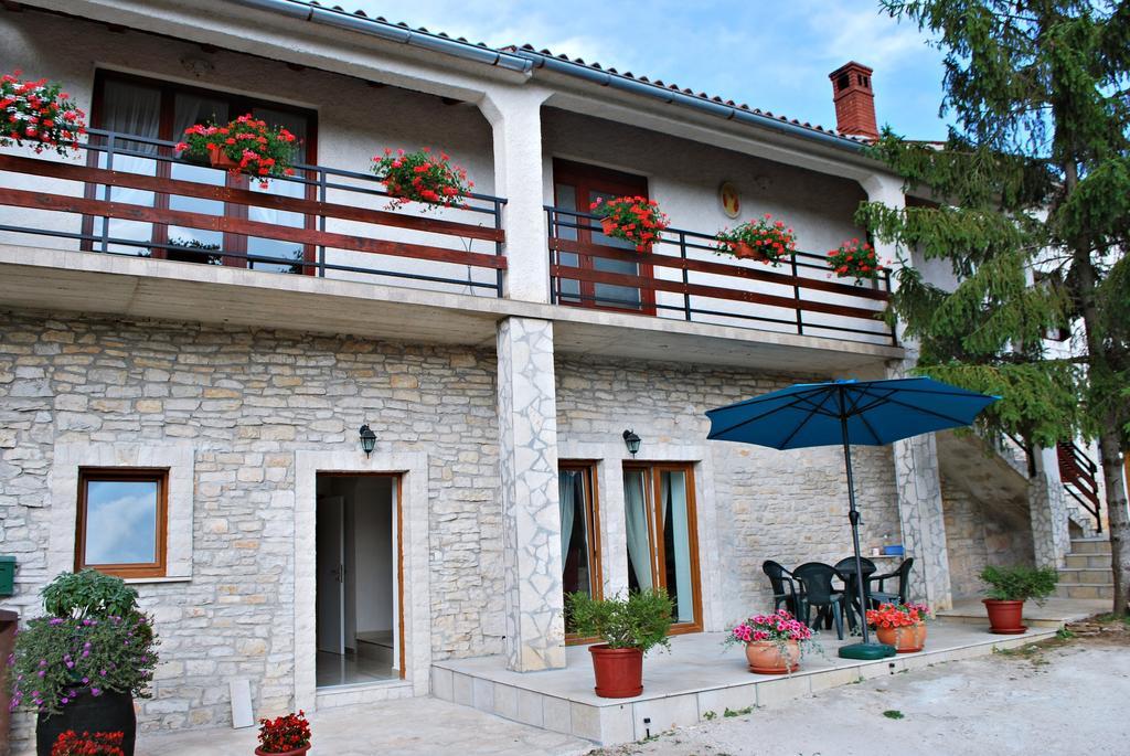 Apartment Mateo Šajini الغرفة الصورة